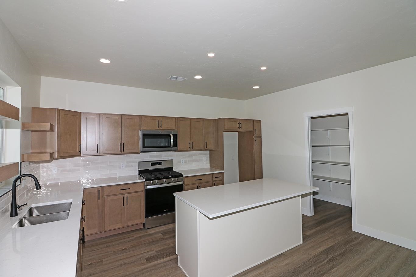 2462 Ross Road