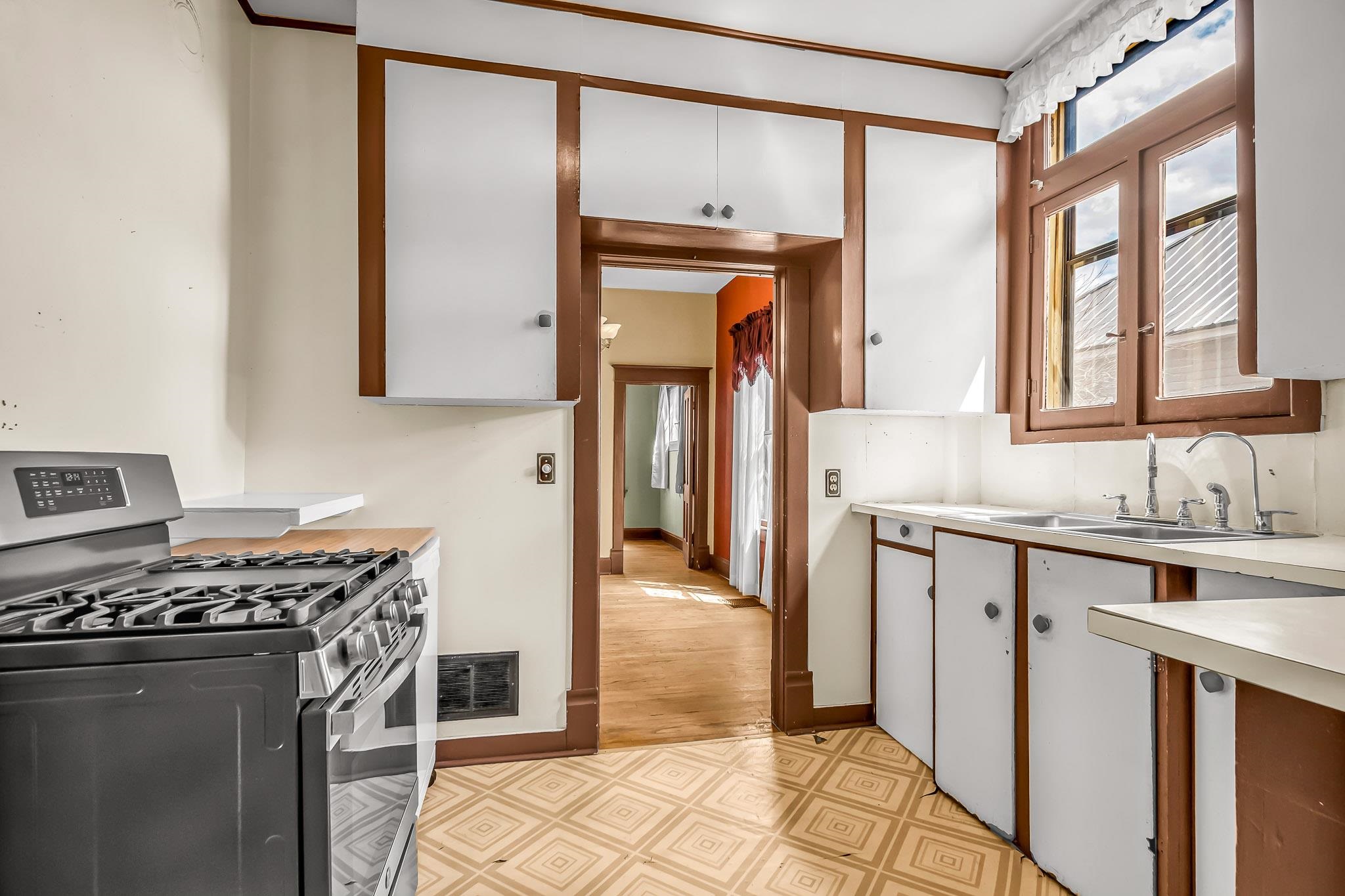 130 E 9th Street