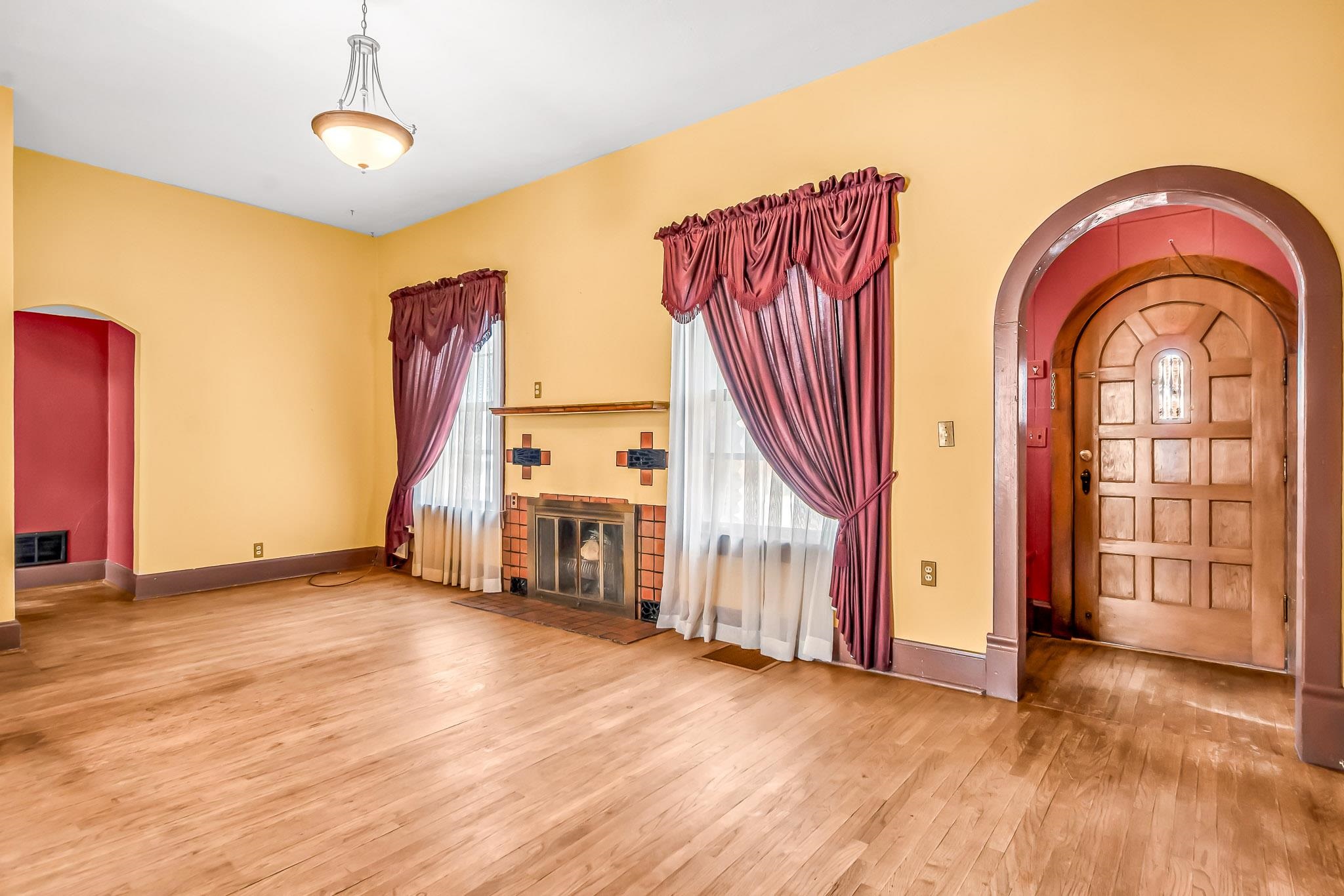 130 E 9th Street