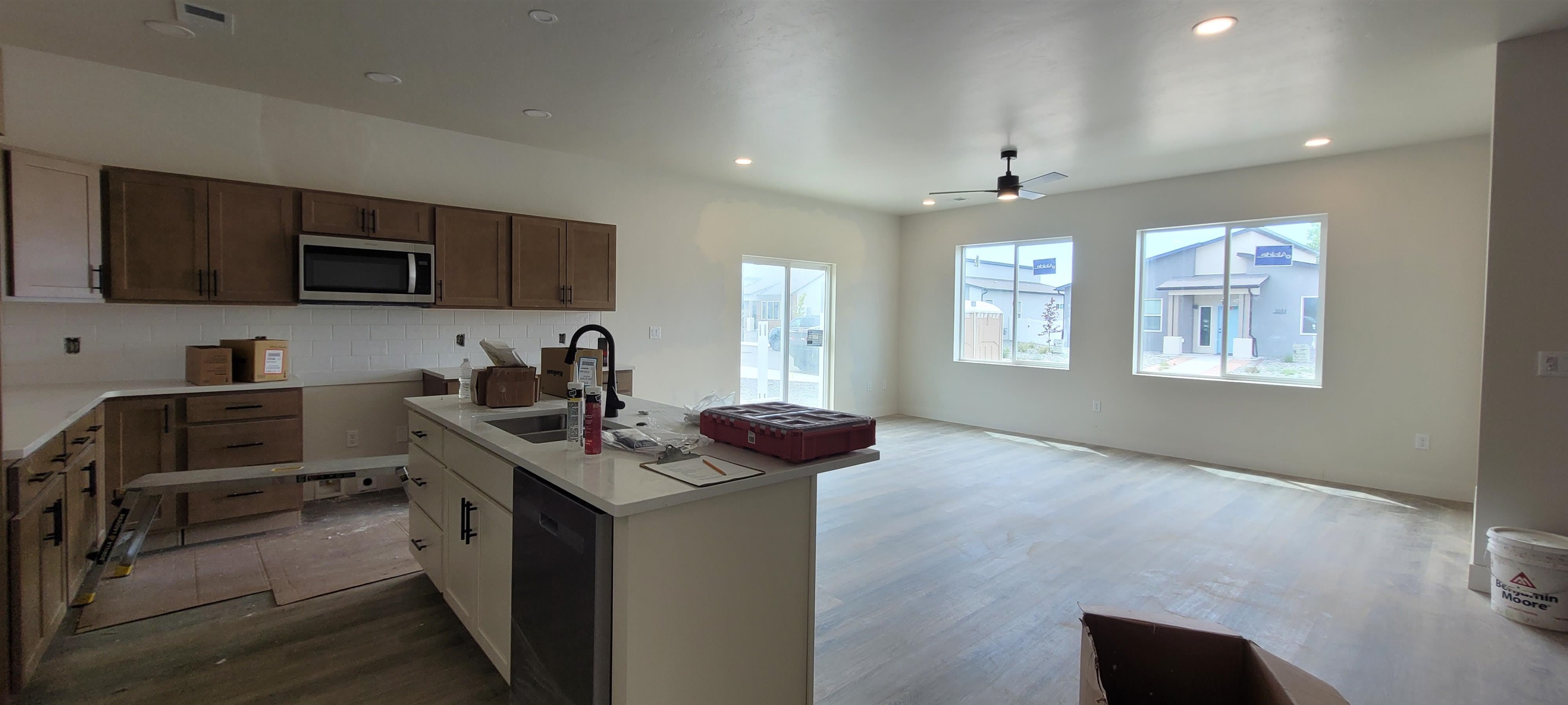1635 Tungsten Way