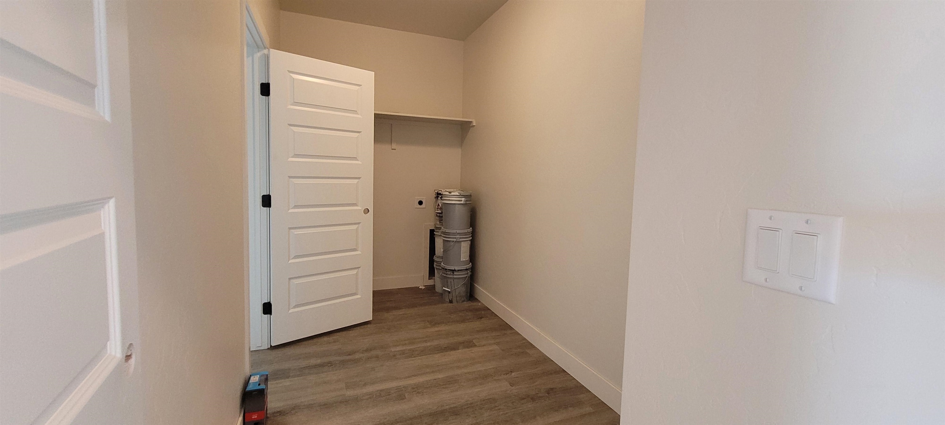 1635 Tungsten Way
