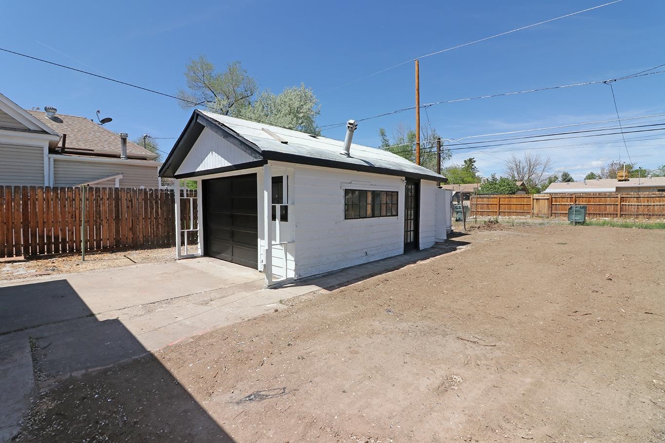 1614 Elm Avenue