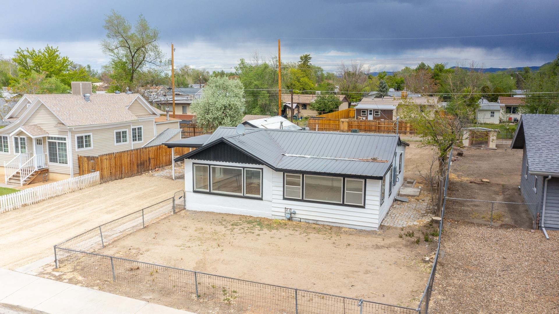 1614 Elm Avenue