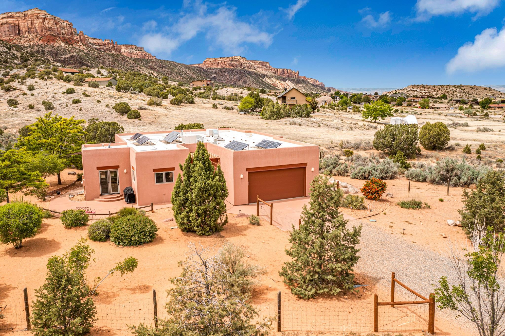 243 W Fallen Rock Road