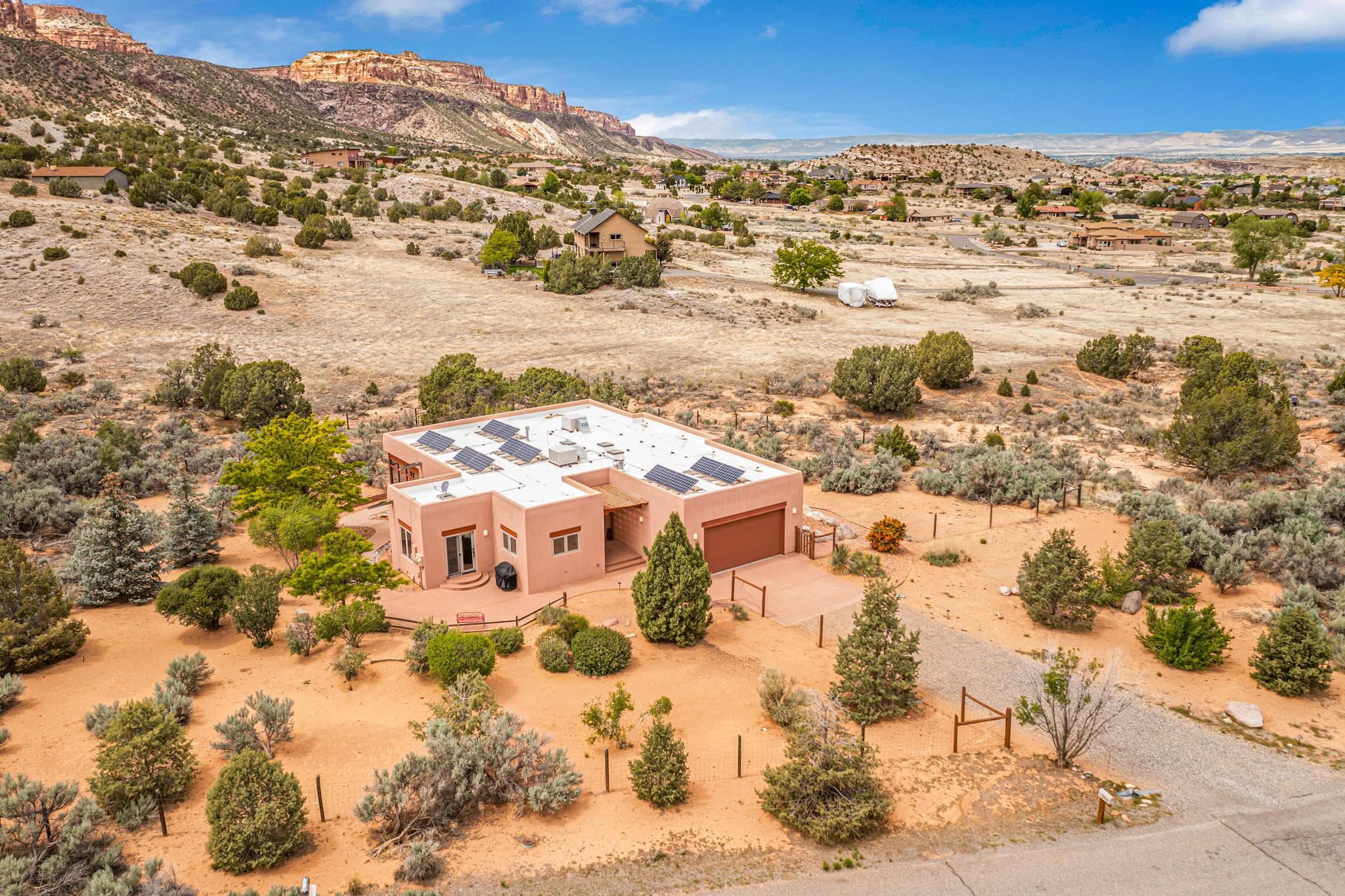 243 W Fallen Rock Road