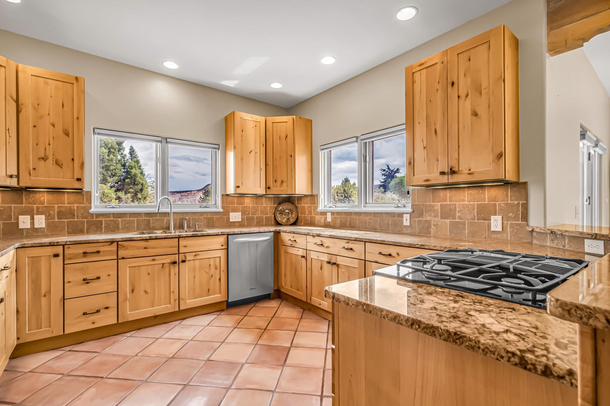 243 W Fallen Rock Road