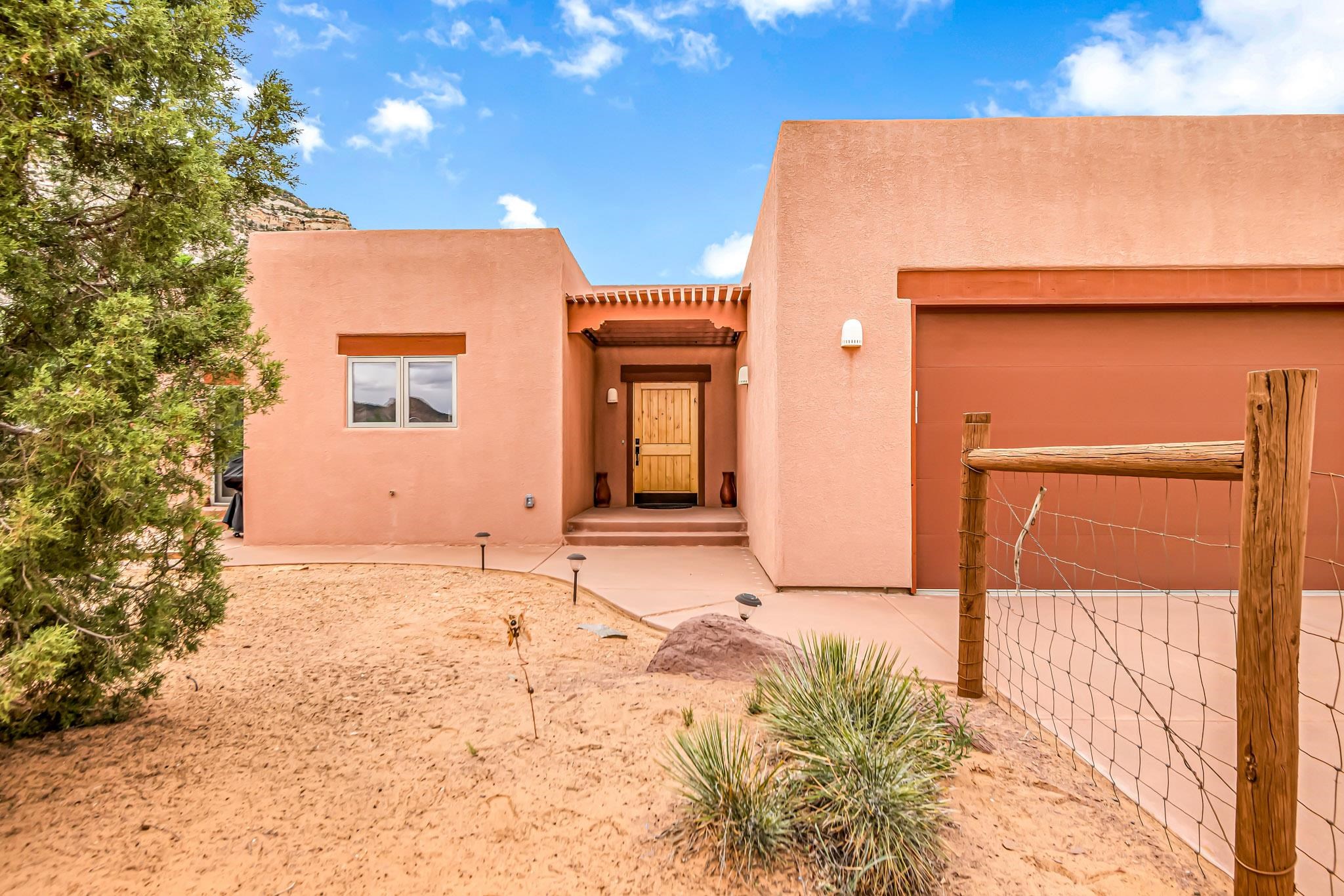 243 W Fallen Rock Road