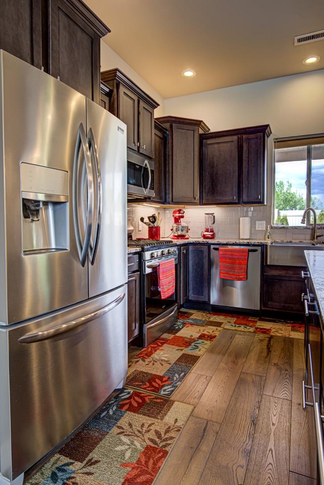 1025 Adobe View