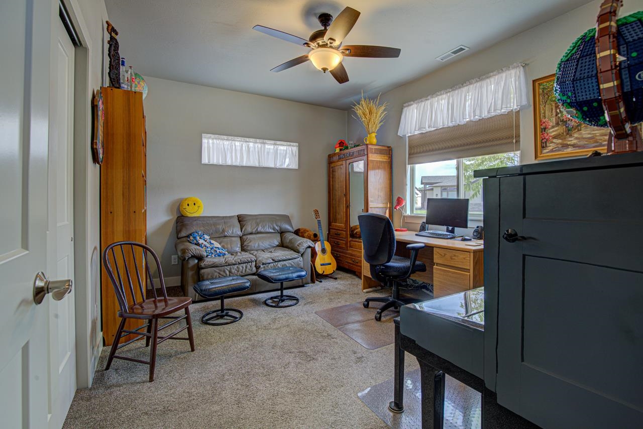 1025 Adobe View