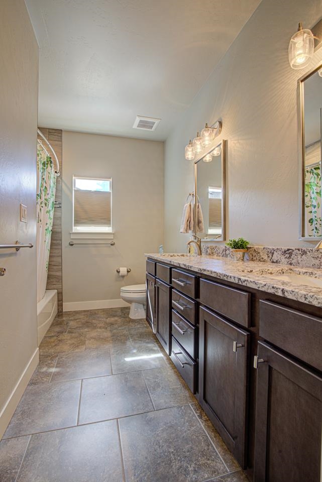 1025 Adobe View