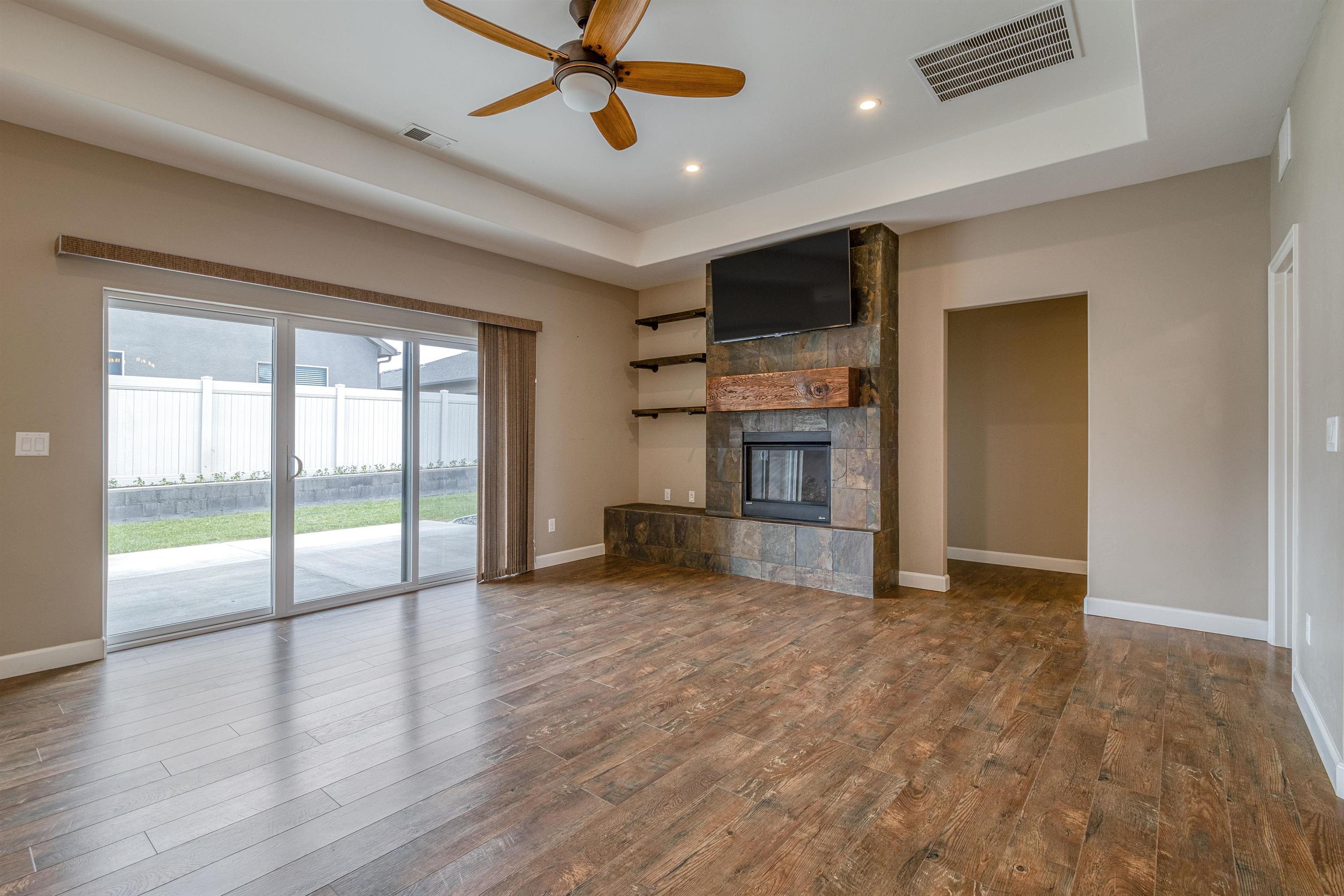 2484 Zenith Lane