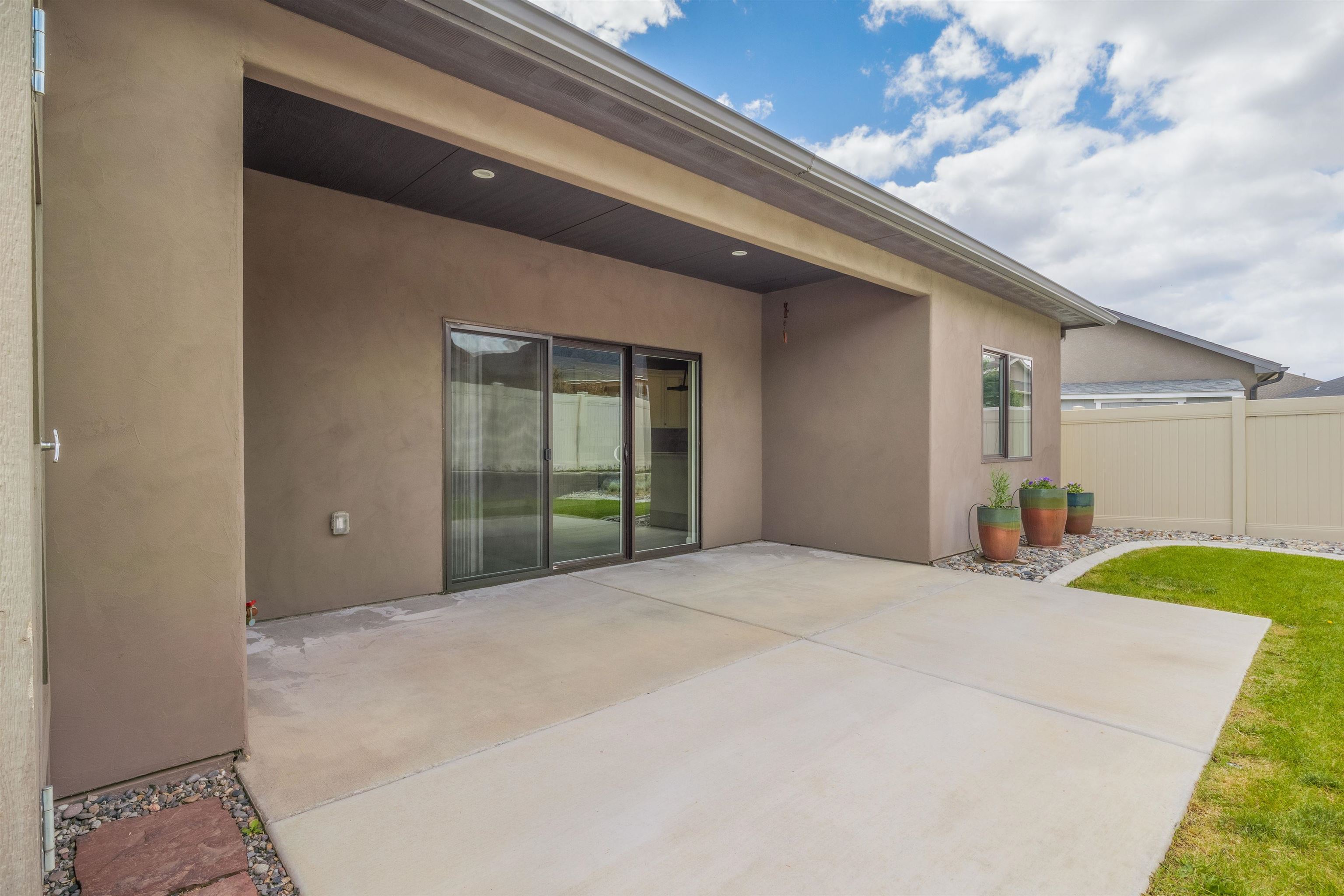 2484 Zenith Lane