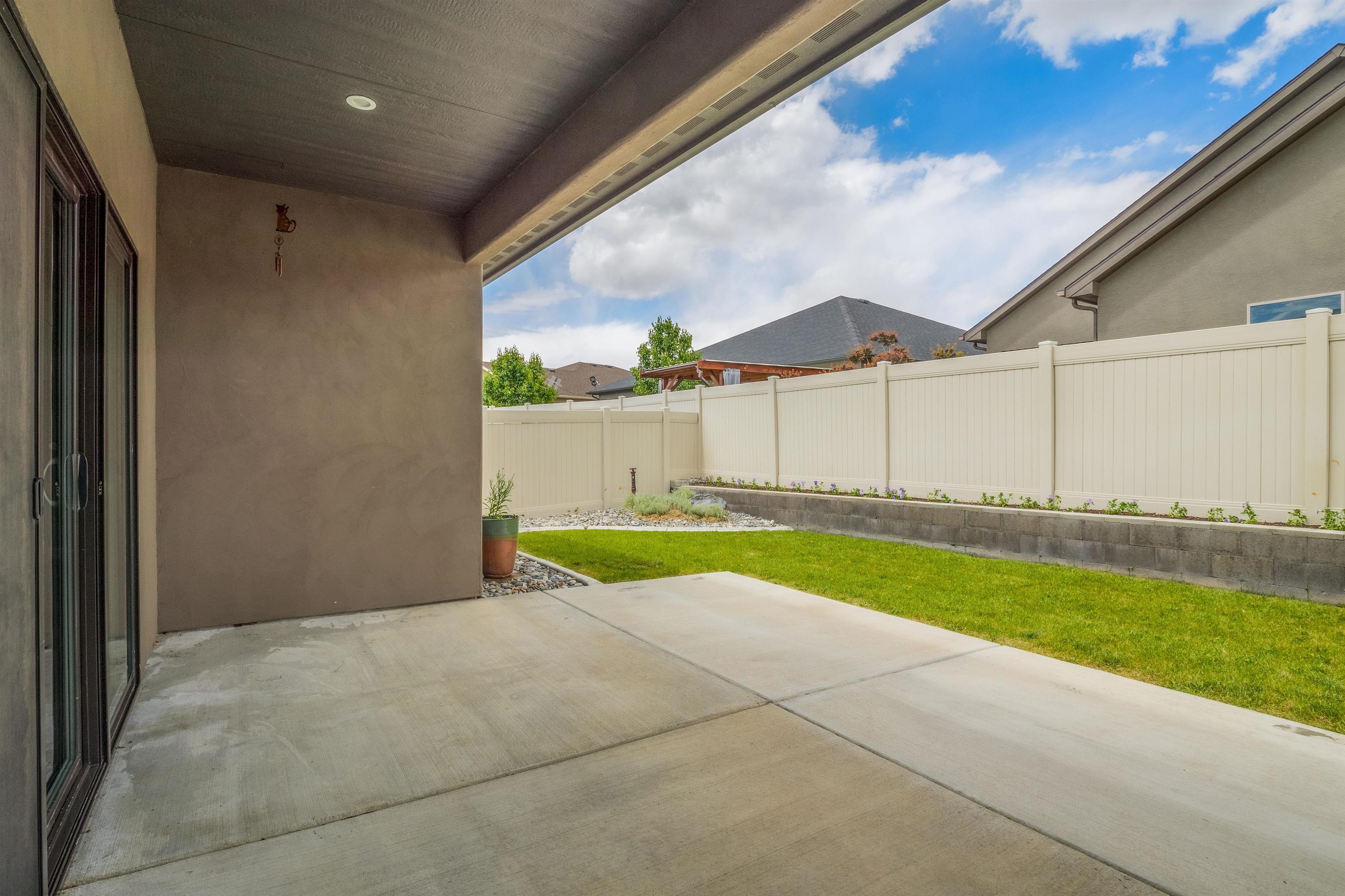 2484 Zenith Lane