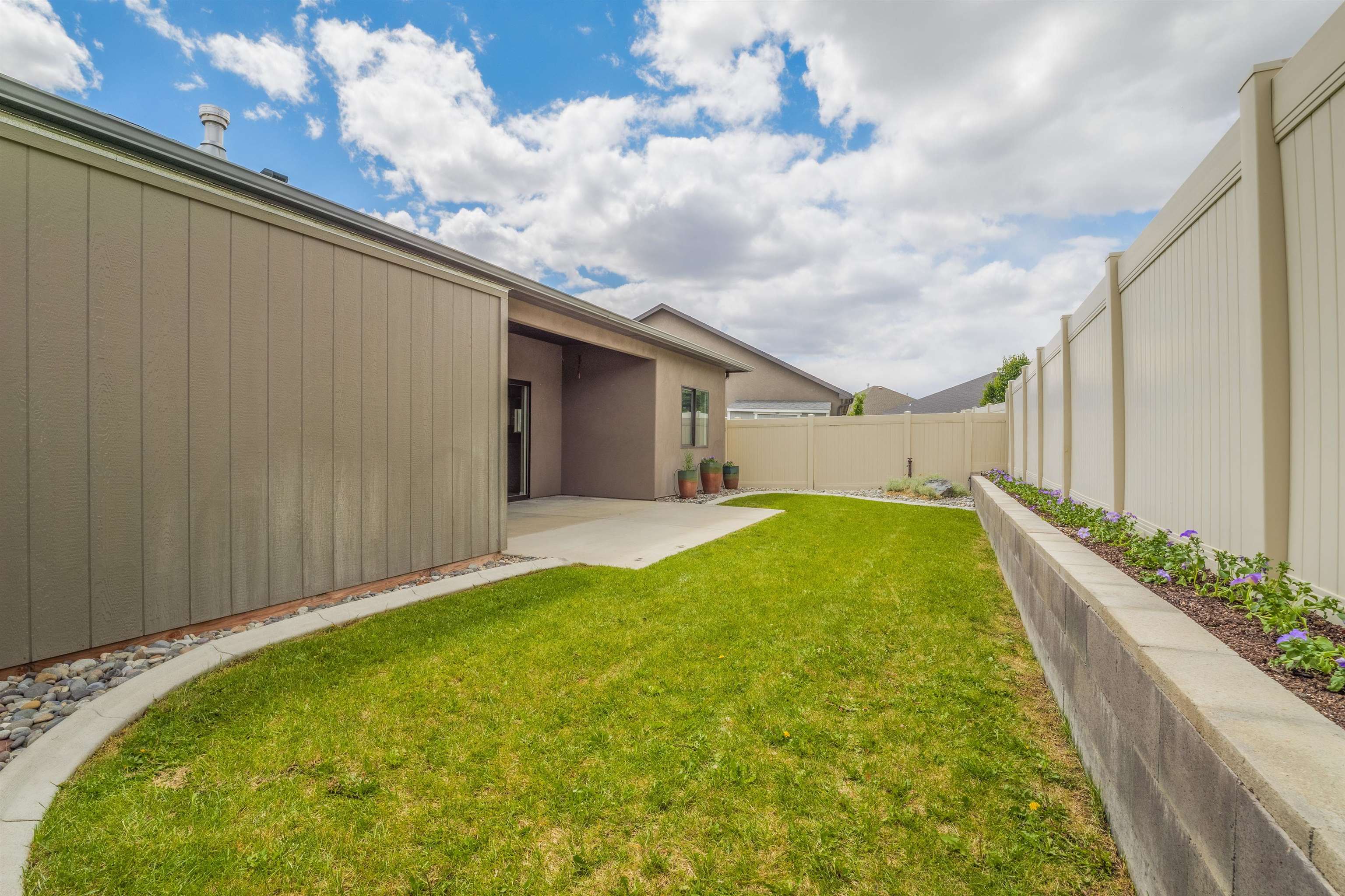 2484 Zenith Lane