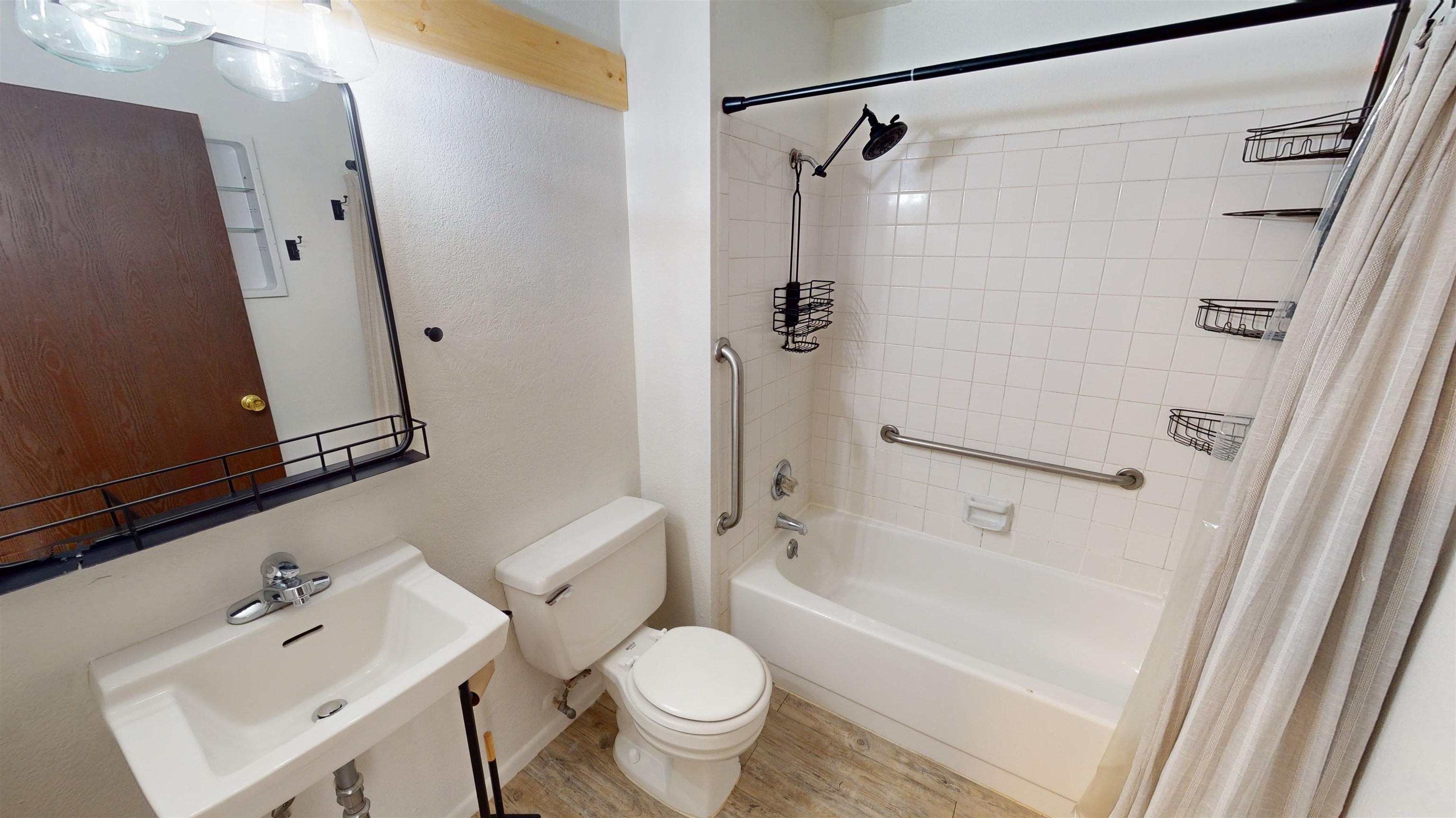1140 Walnut Avenue Unit: 8