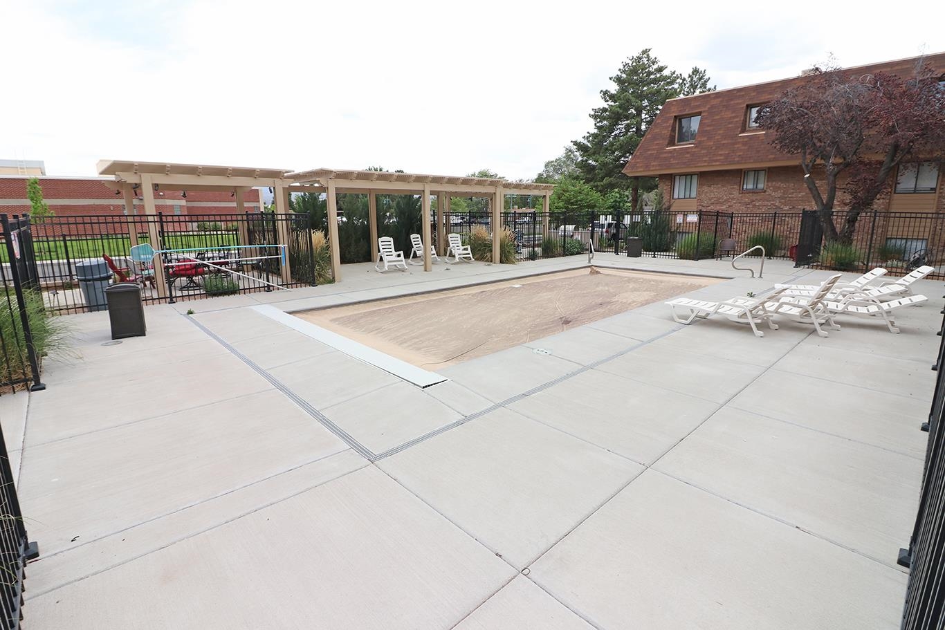 1140 Walnut Avenue Unit: 8