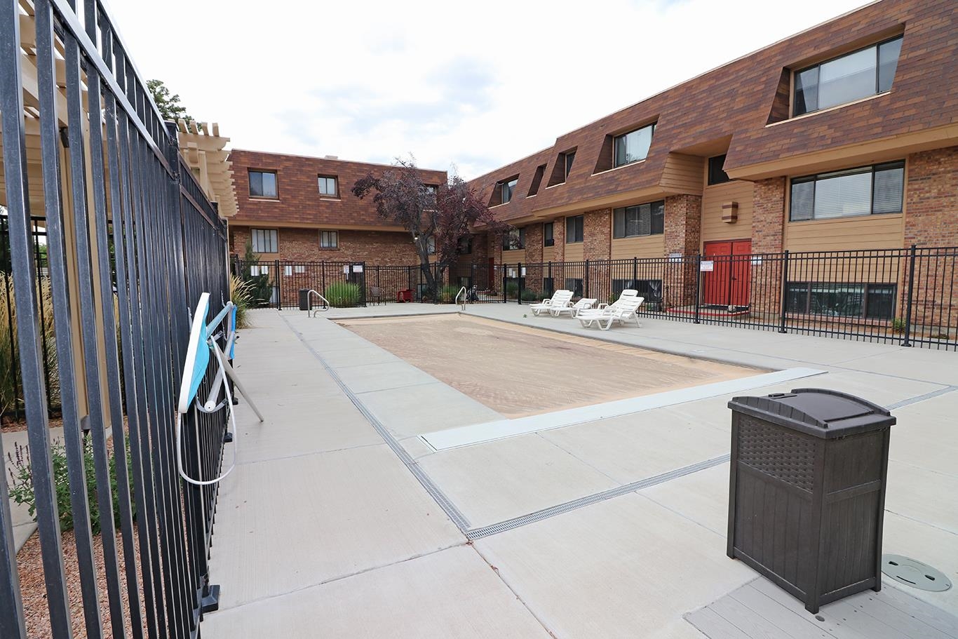 1140 Walnut Avenue Unit: 8