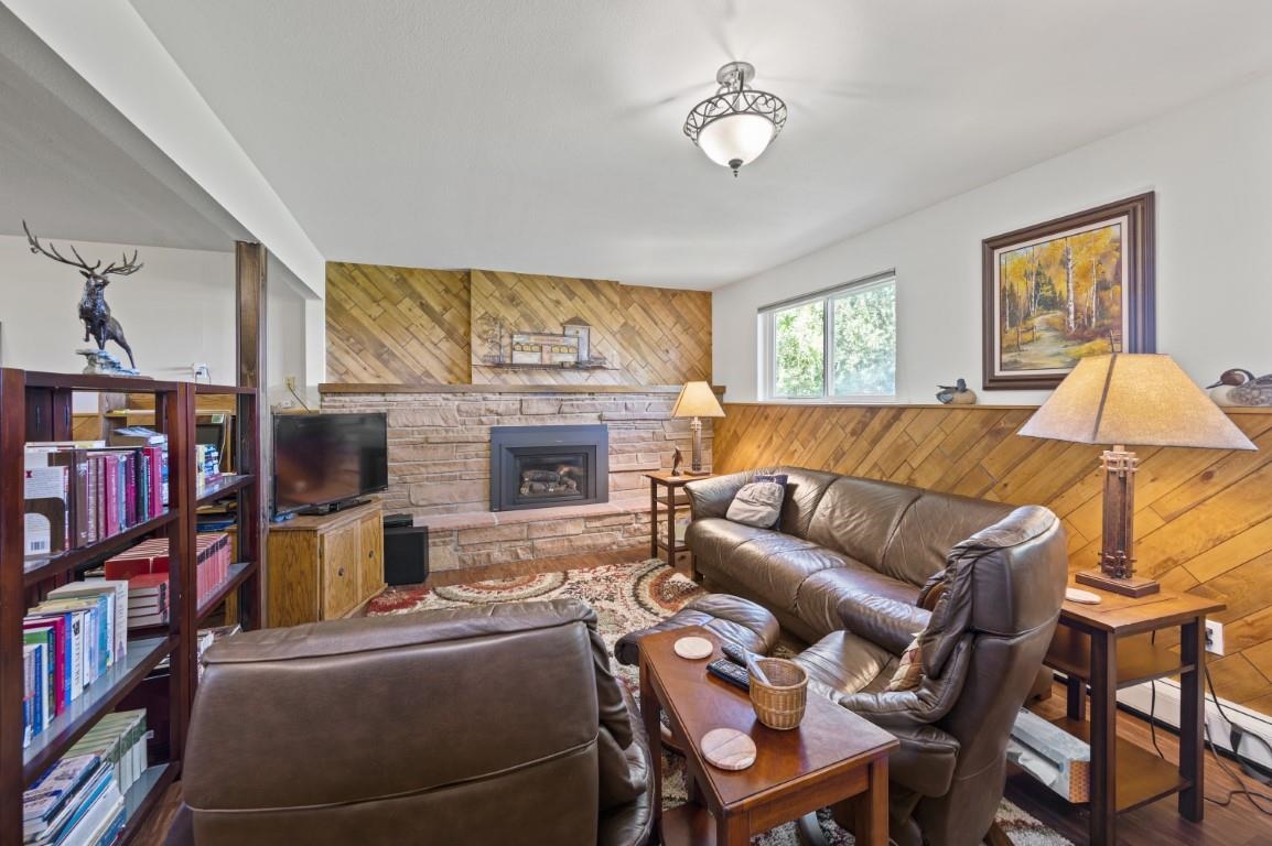 469 32 Road