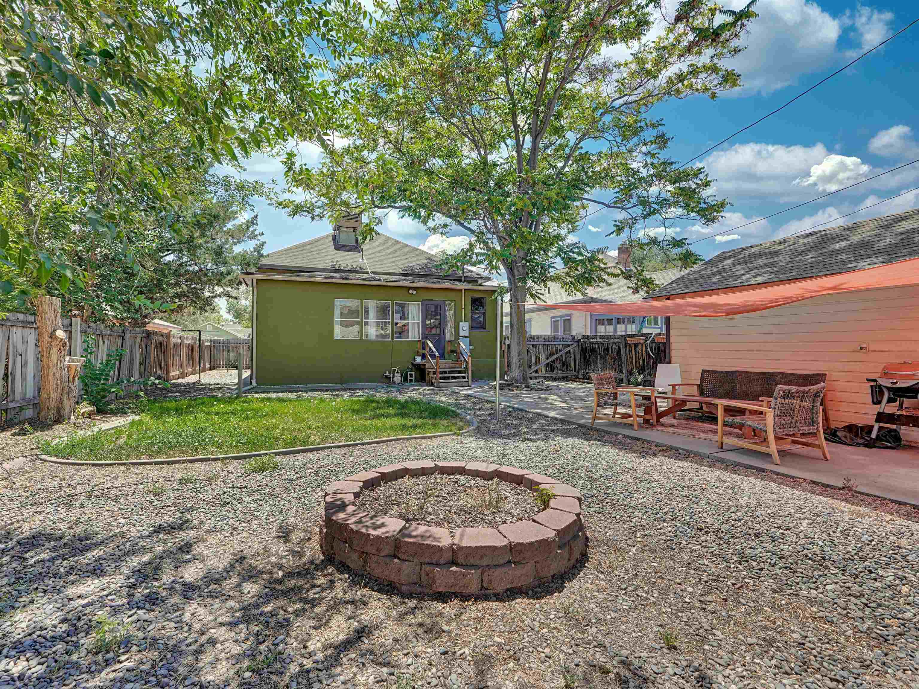 1216 Rood Avenue