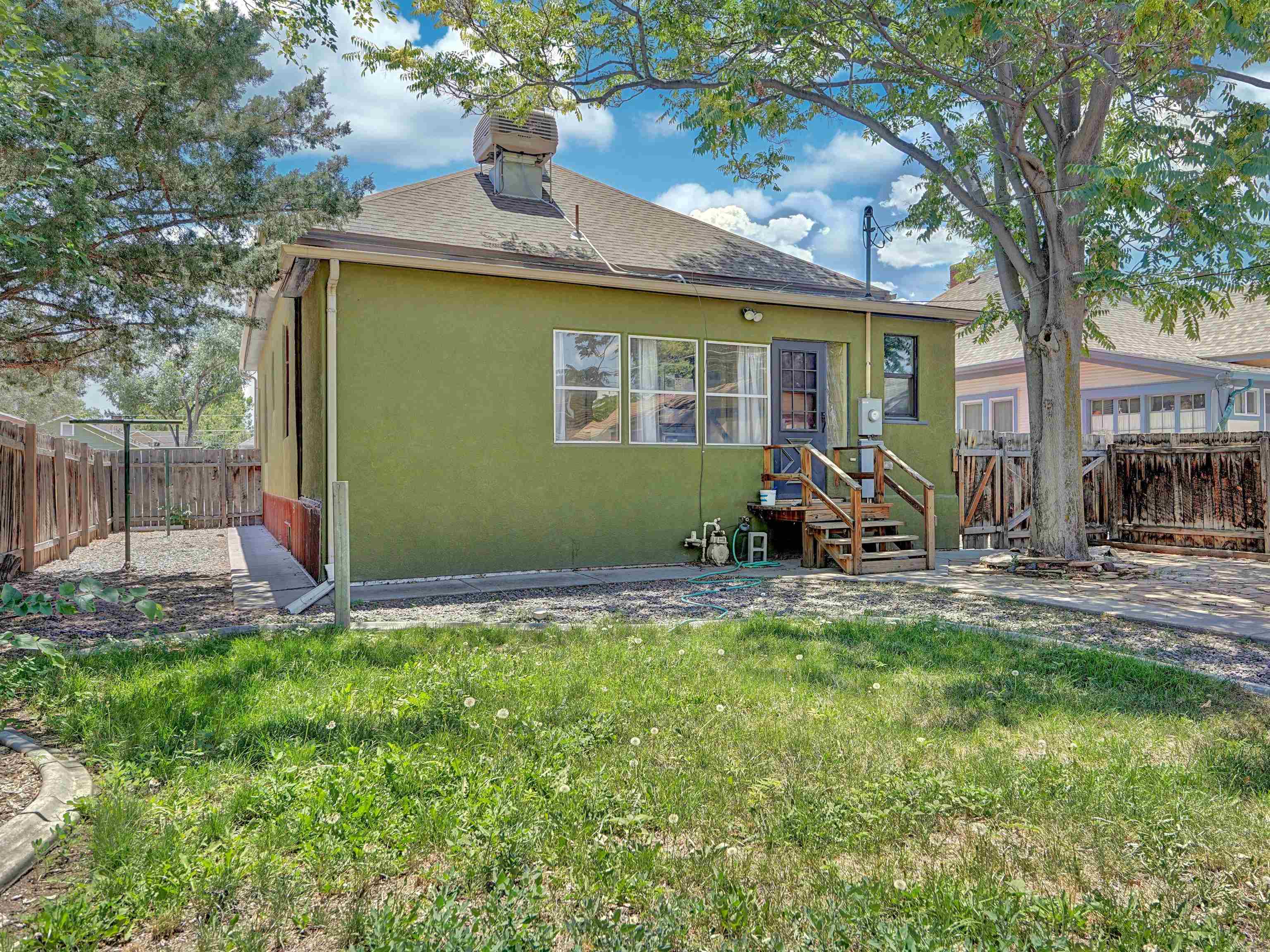 1216 Rood Avenue