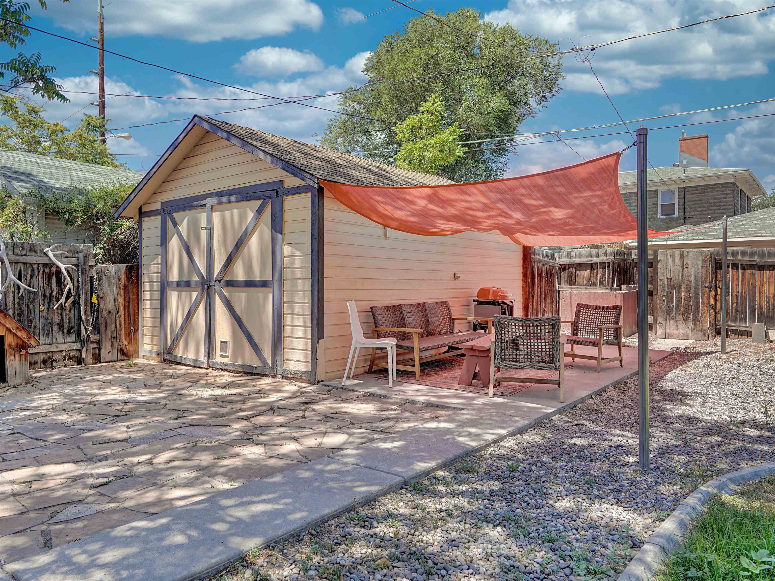 1216 Rood Avenue