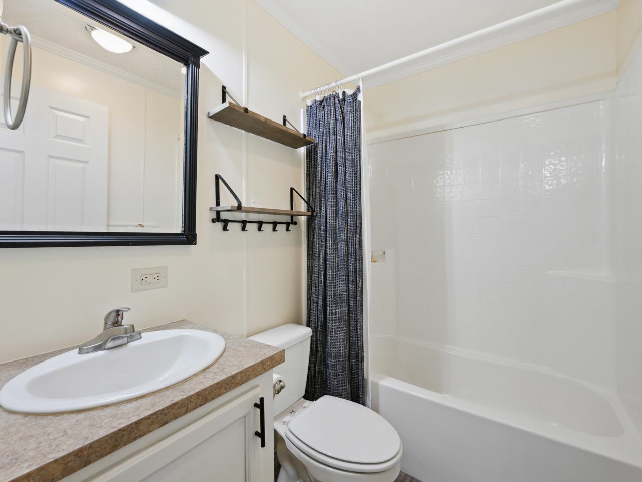 435 32 Road Unit: 238