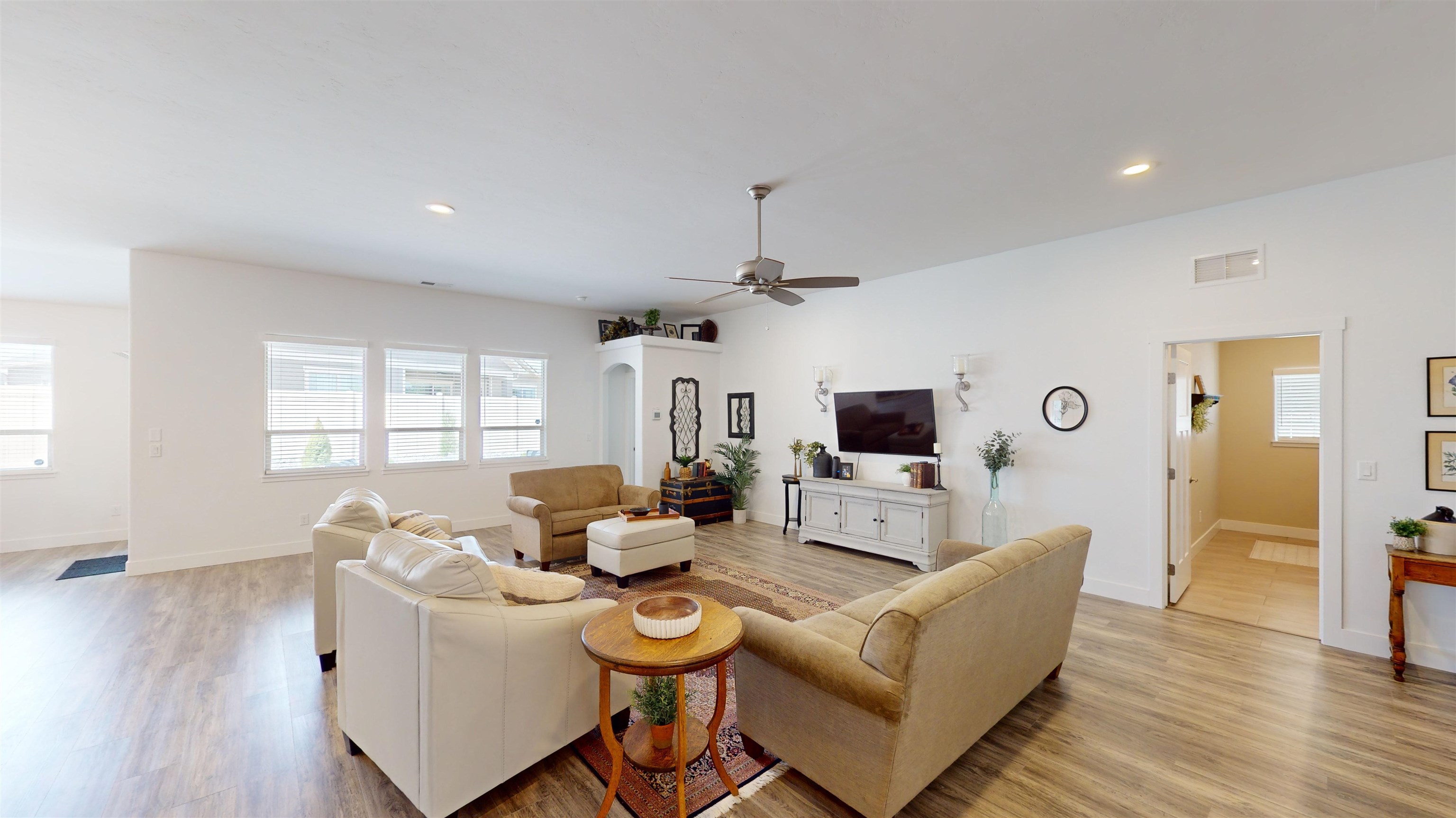 2338 Gold Buckle Avenue