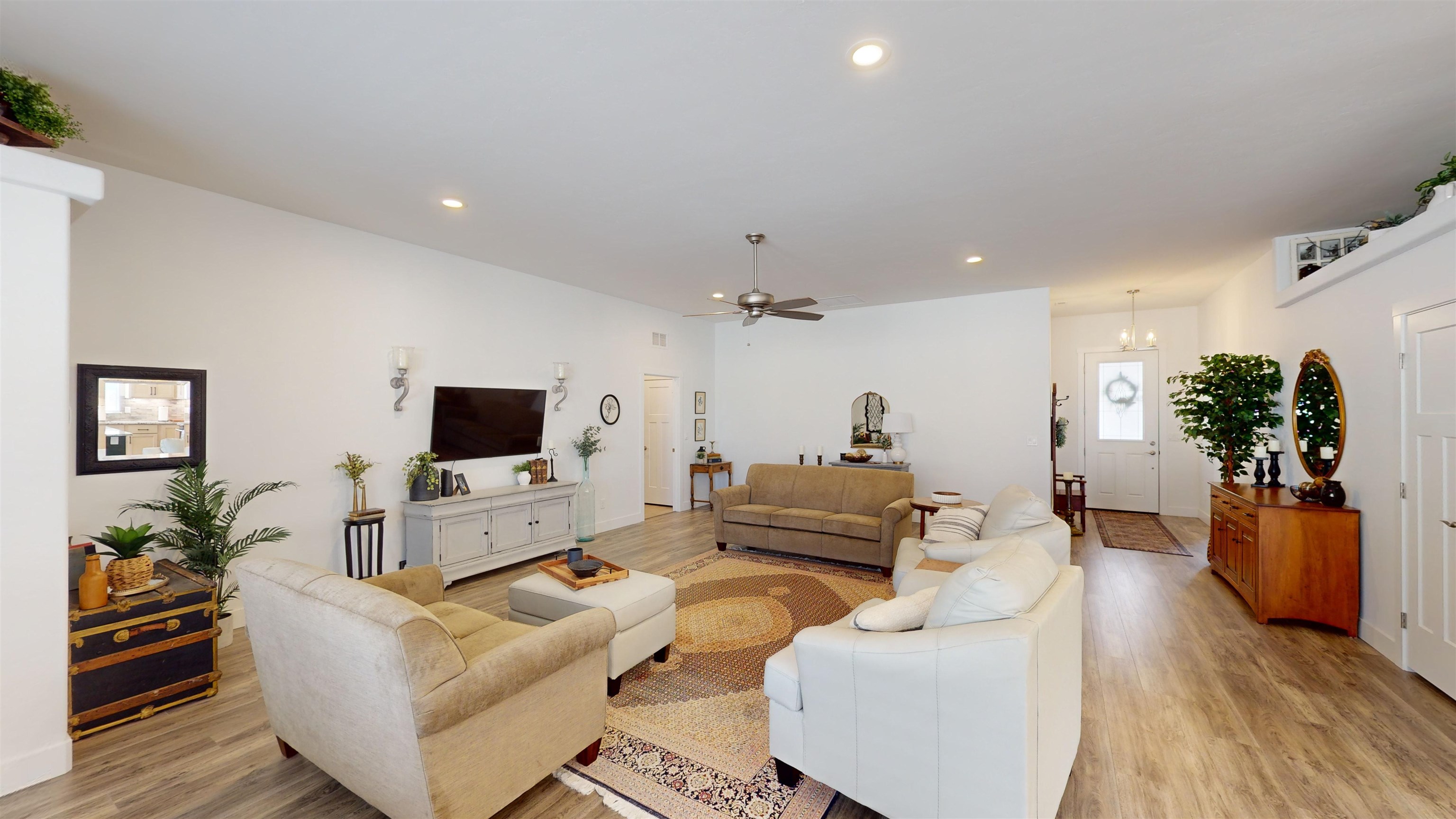 2338 Gold Buckle Avenue