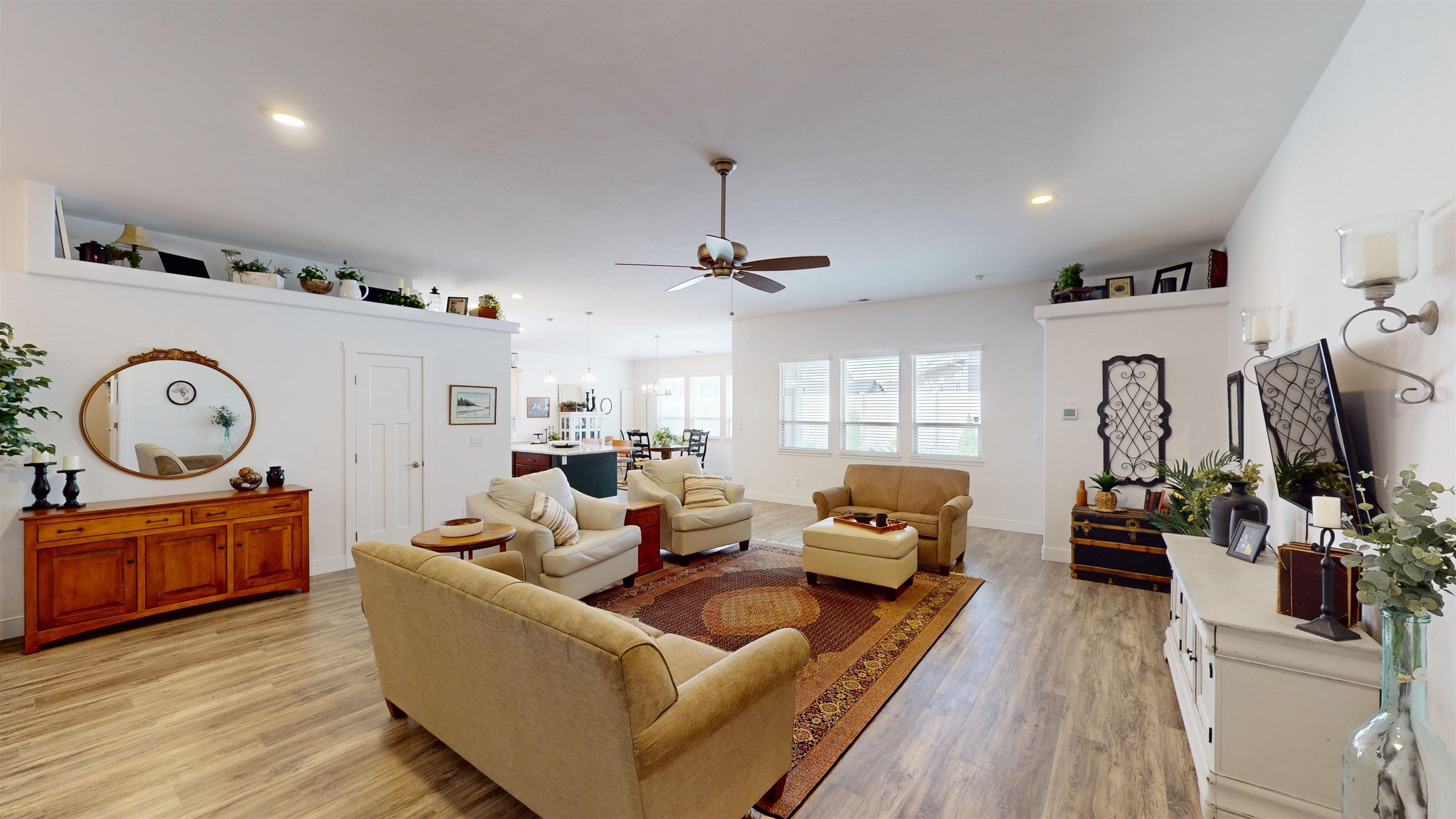 2338 Gold Buckle Avenue