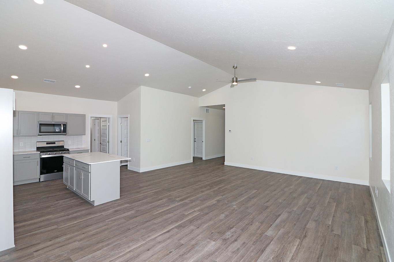 693 McHenry Avenue Unit: B