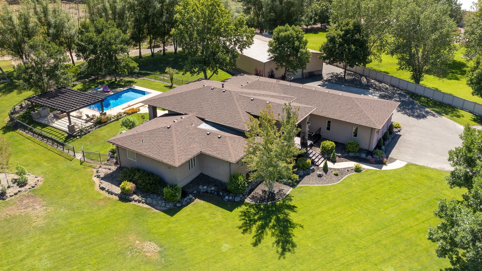 896 25 Road