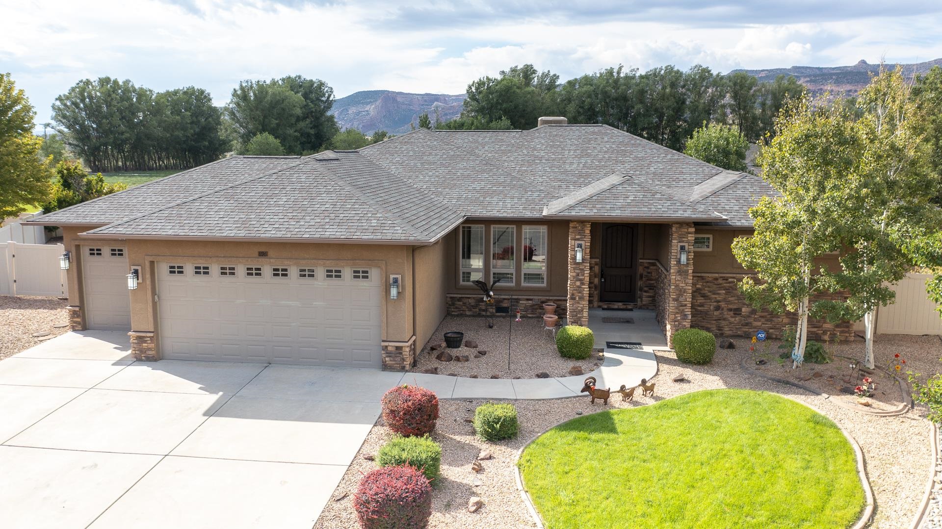 896 Kandle Court
