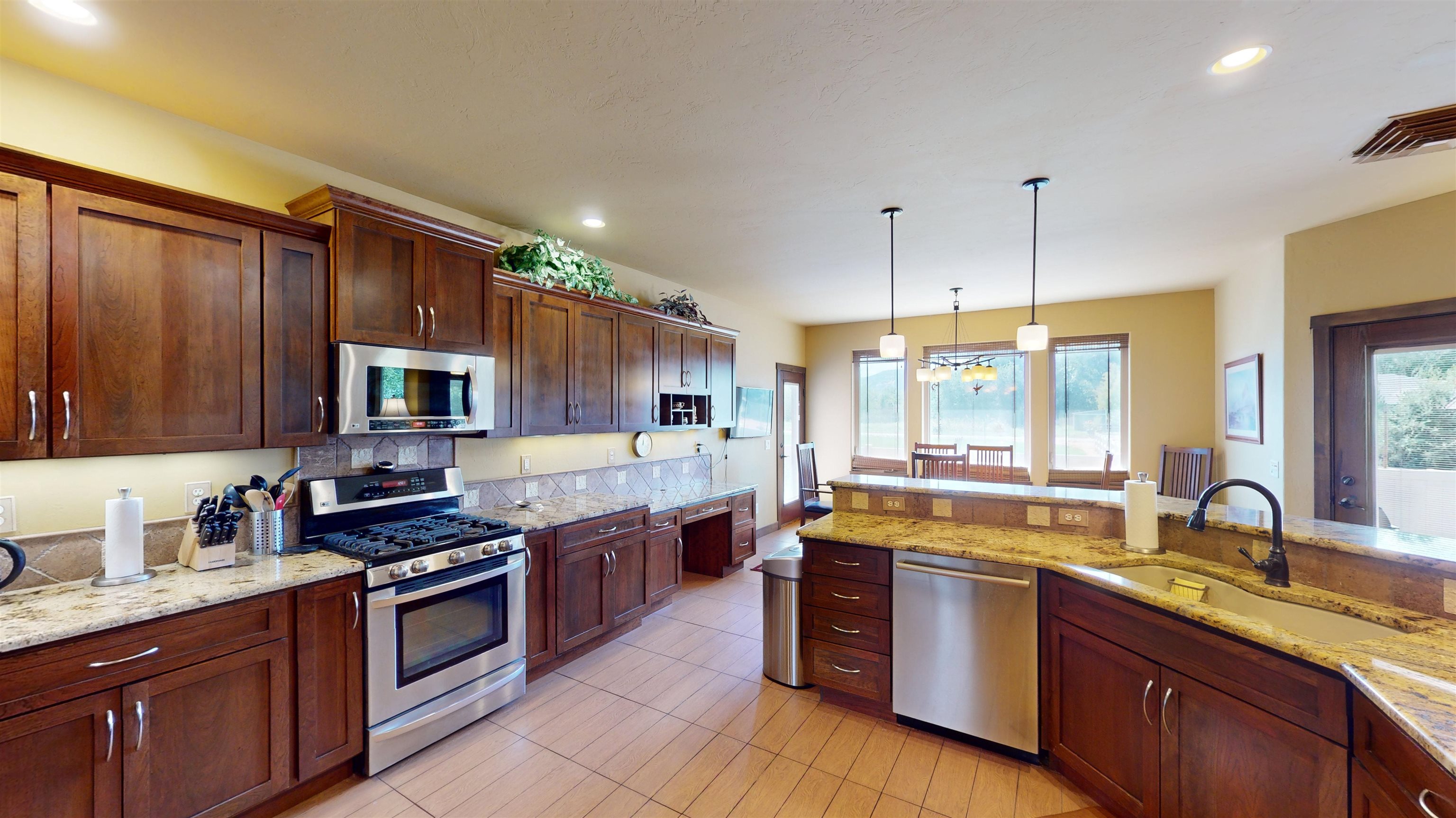 896 Kandle Court