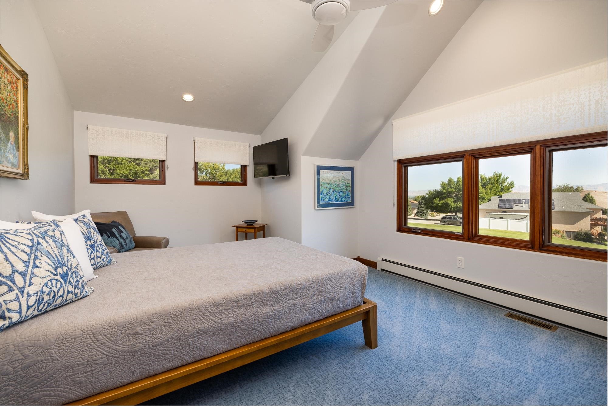 2142 Redcliff Circle
