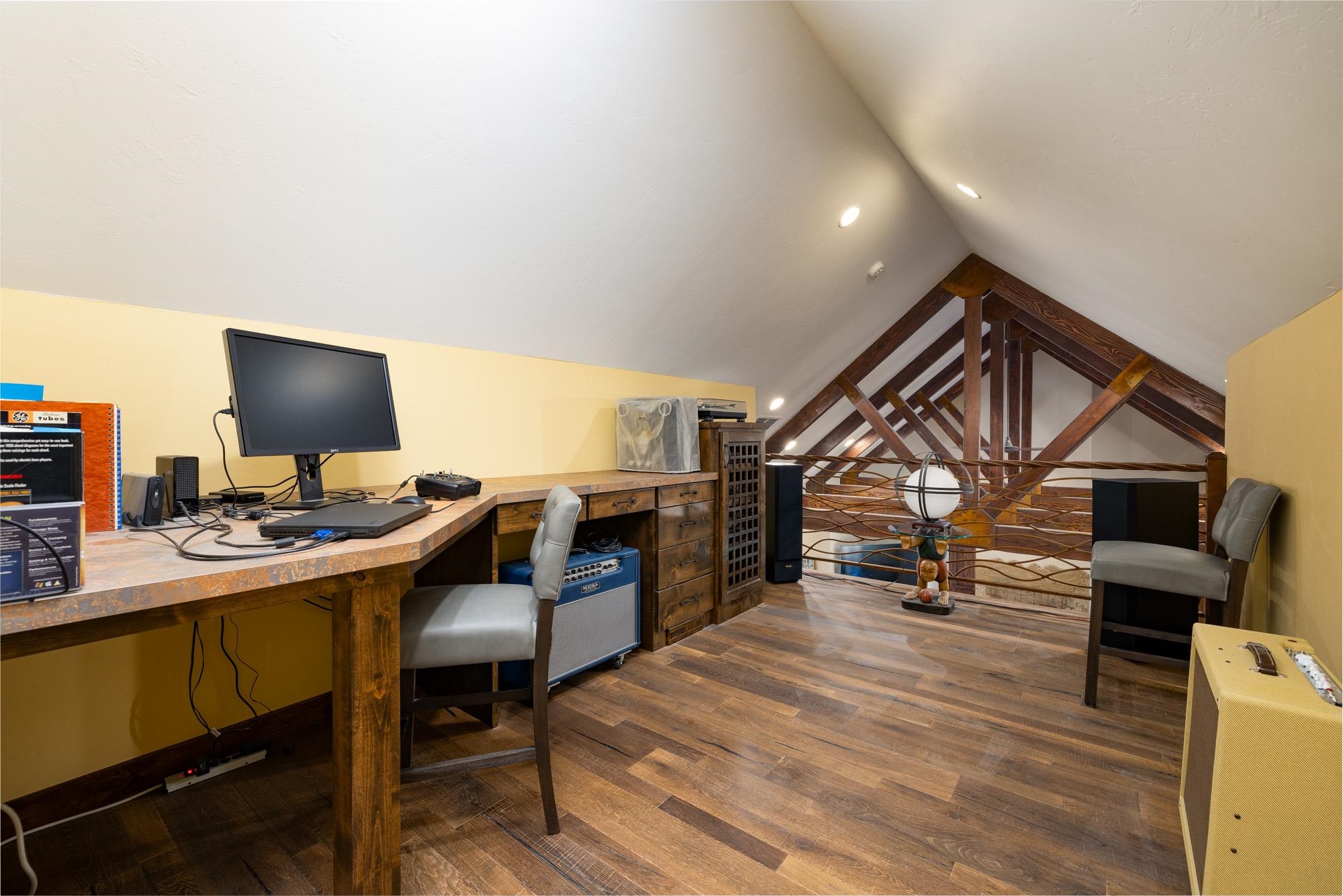 2142 Redcliff Circle