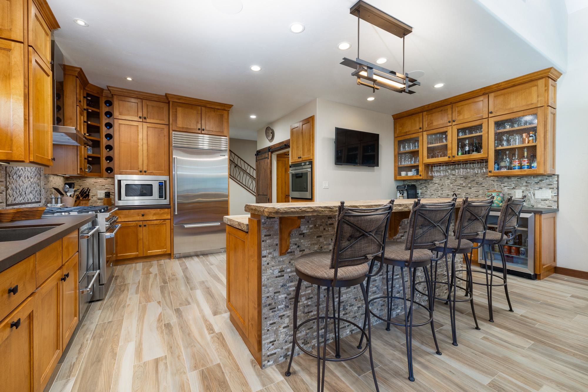2142 Redcliff Circle