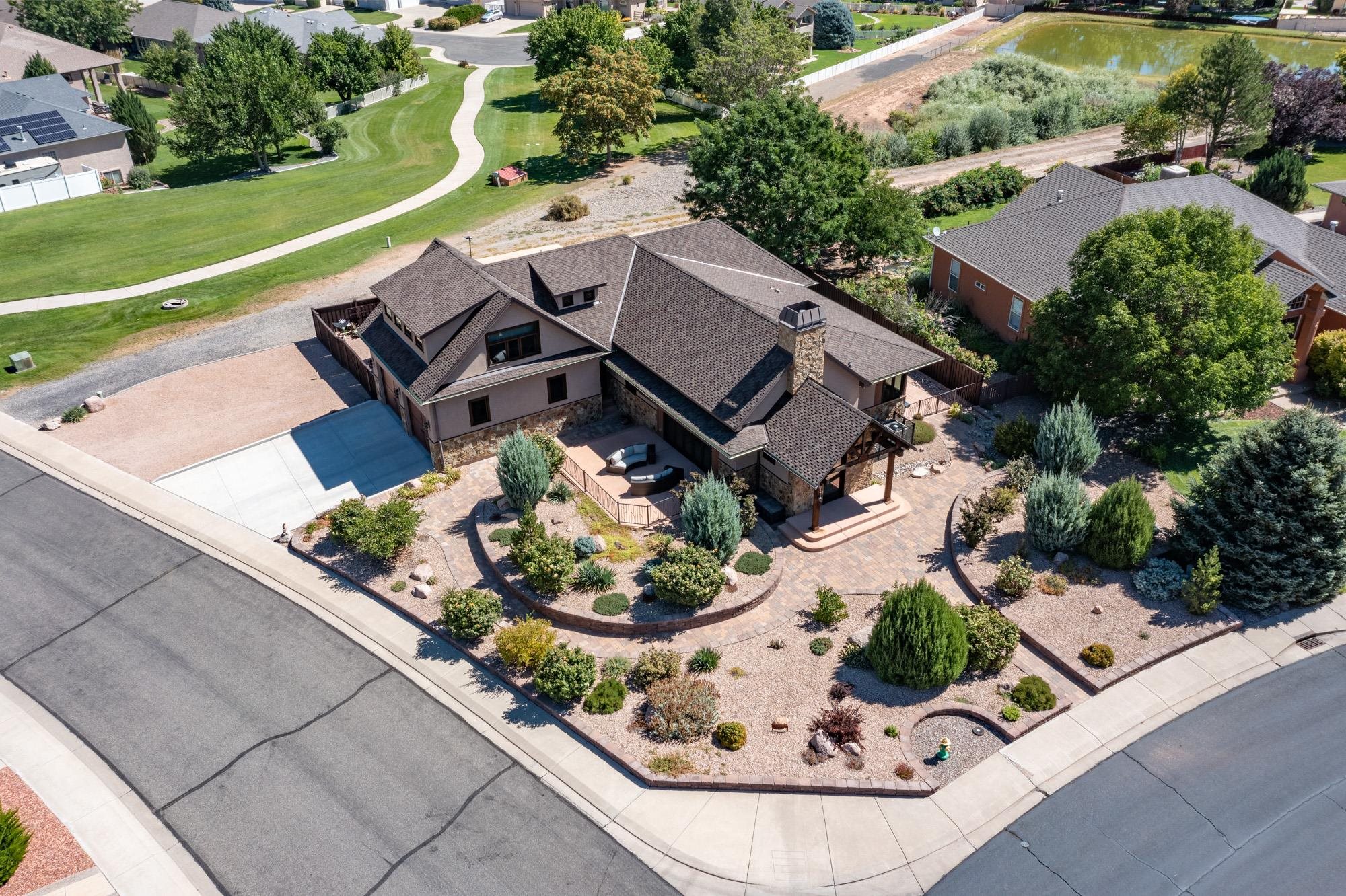 2142 Redcliff Circle