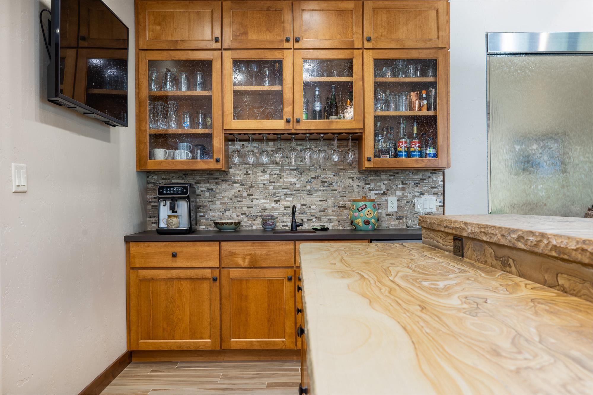 2142 Redcliff Circle