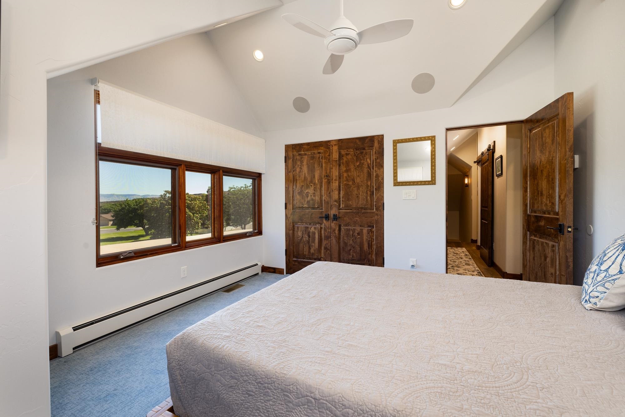 2142 Redcliff Circle