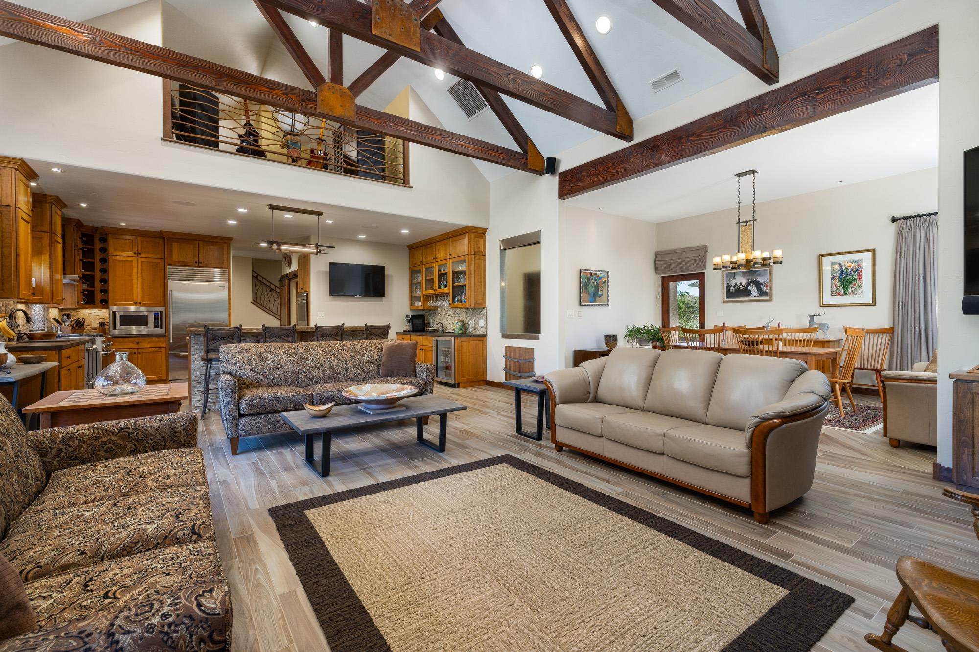 2142 Redcliff Circle