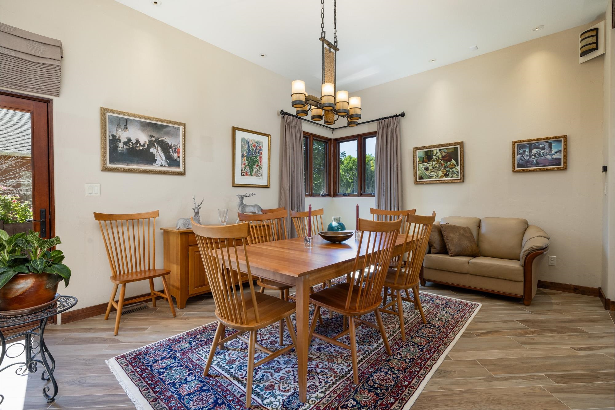 2142 Redcliff Circle