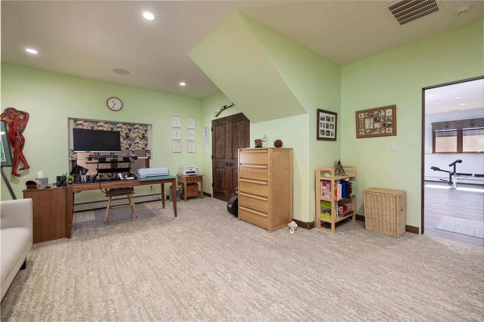 2142 Redcliff Circle