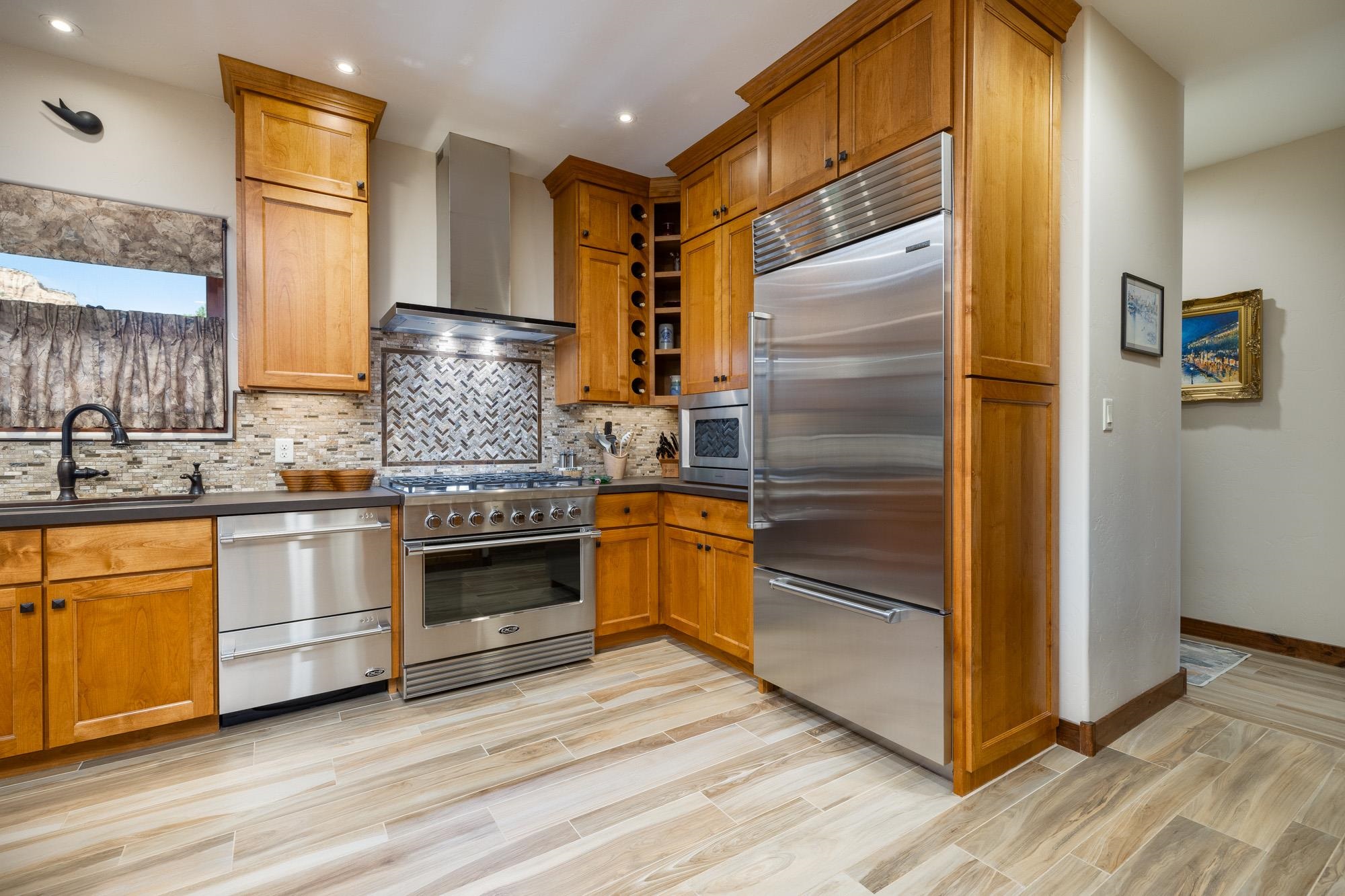2142 Redcliff Circle