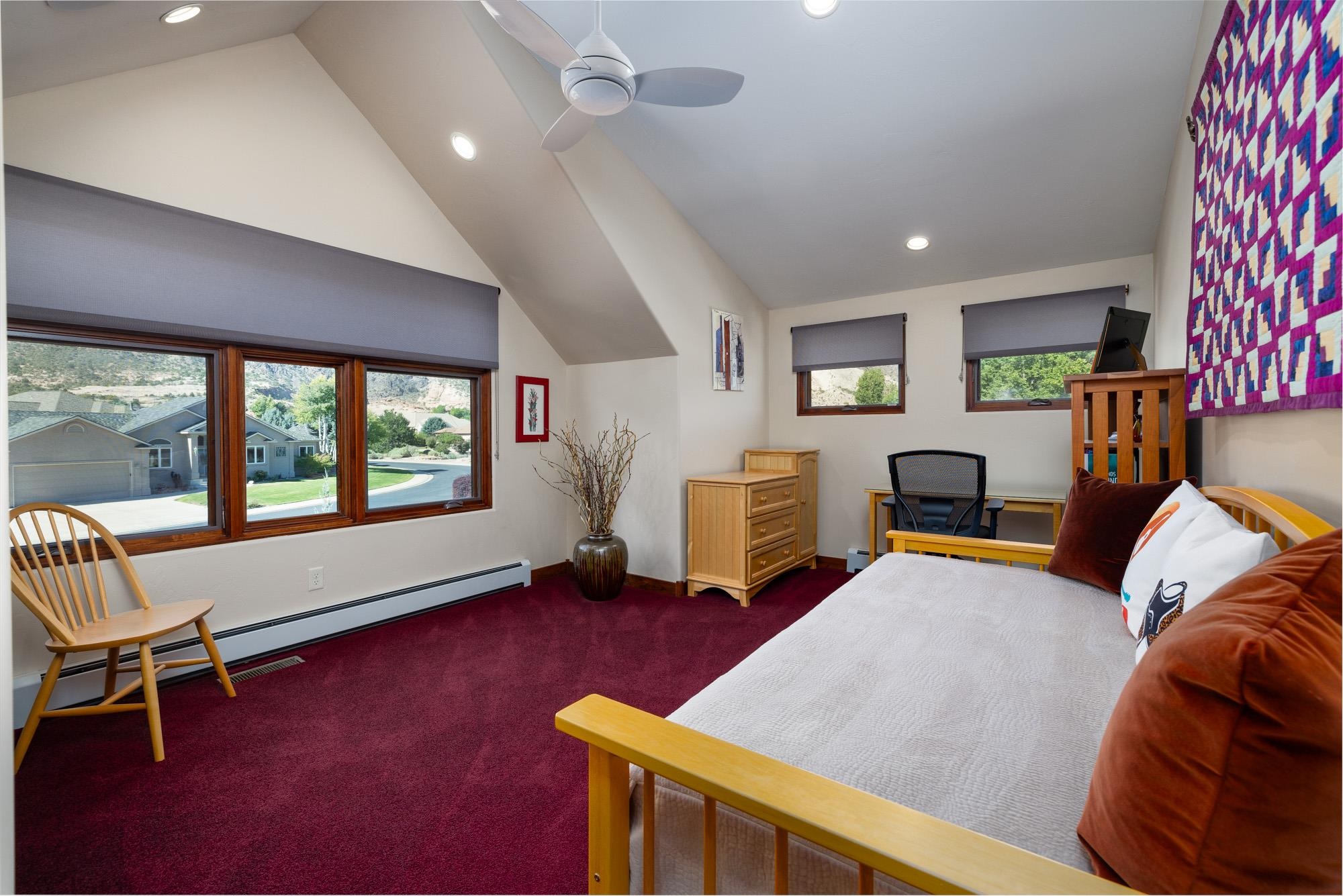 2142 Redcliff Circle