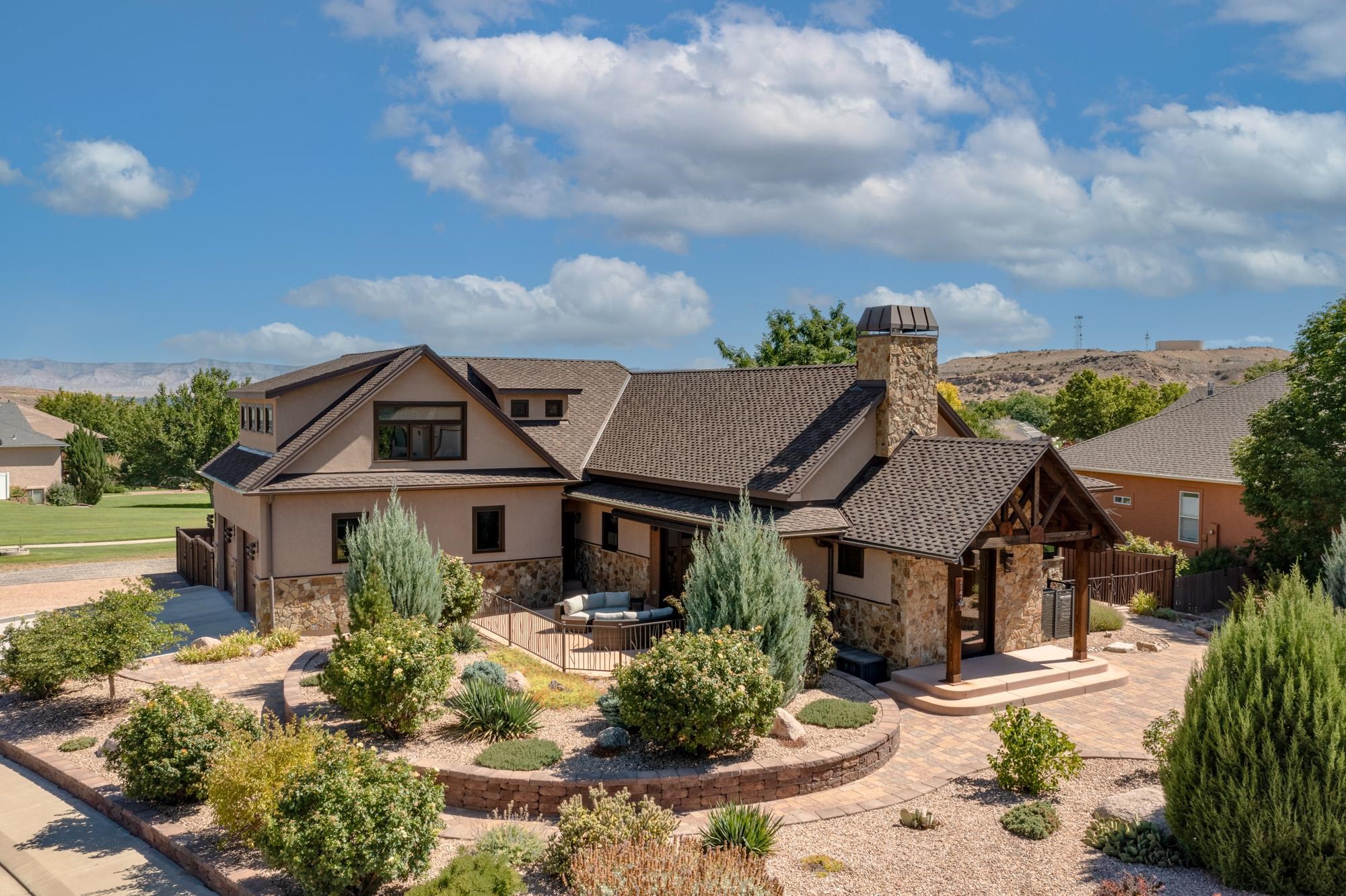 2142 Redcliff Circle