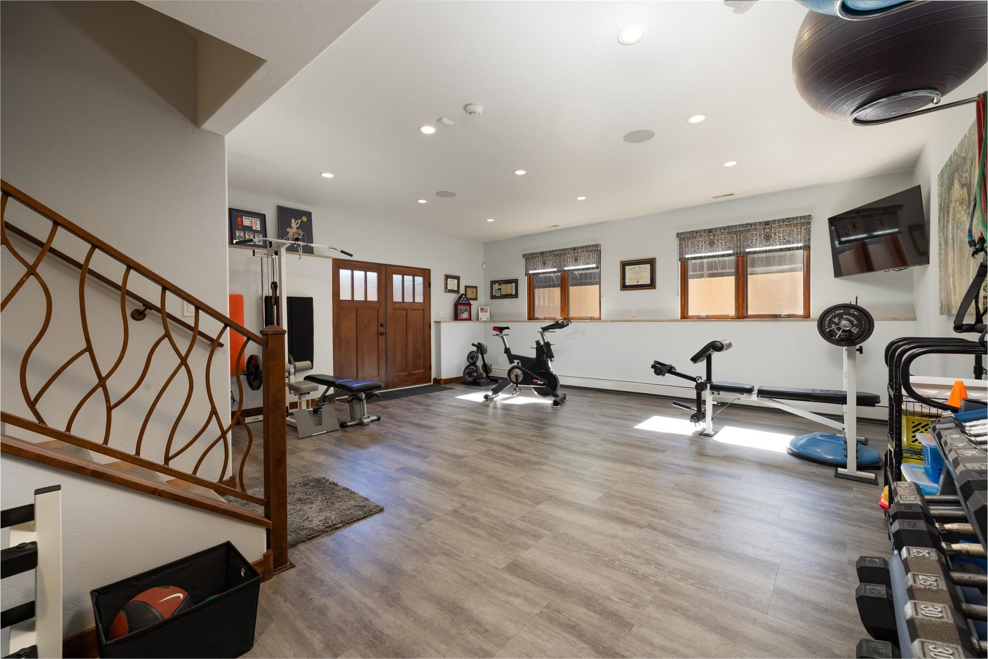 2142 Redcliff Circle