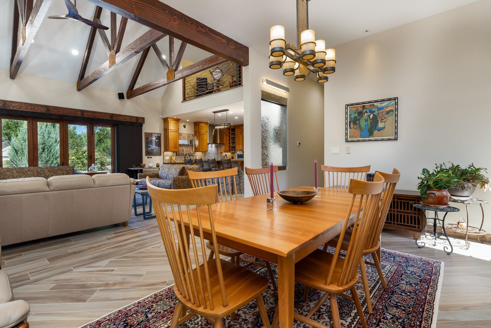 2142 Redcliff Circle