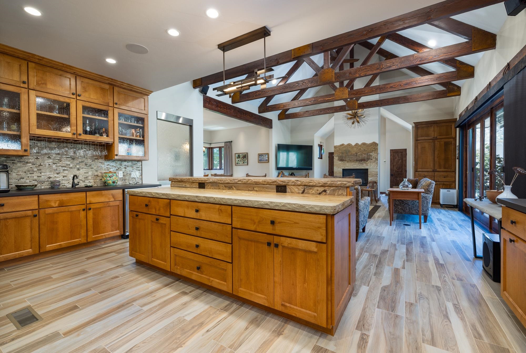 2142 Redcliff Circle