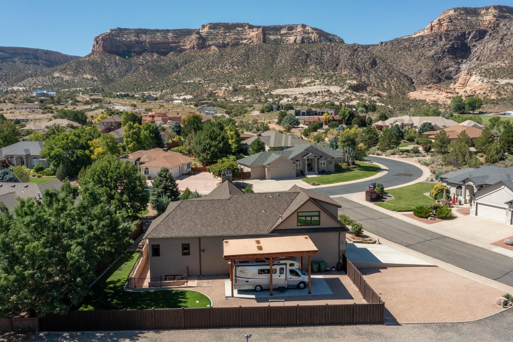 2142 Redcliff Circle