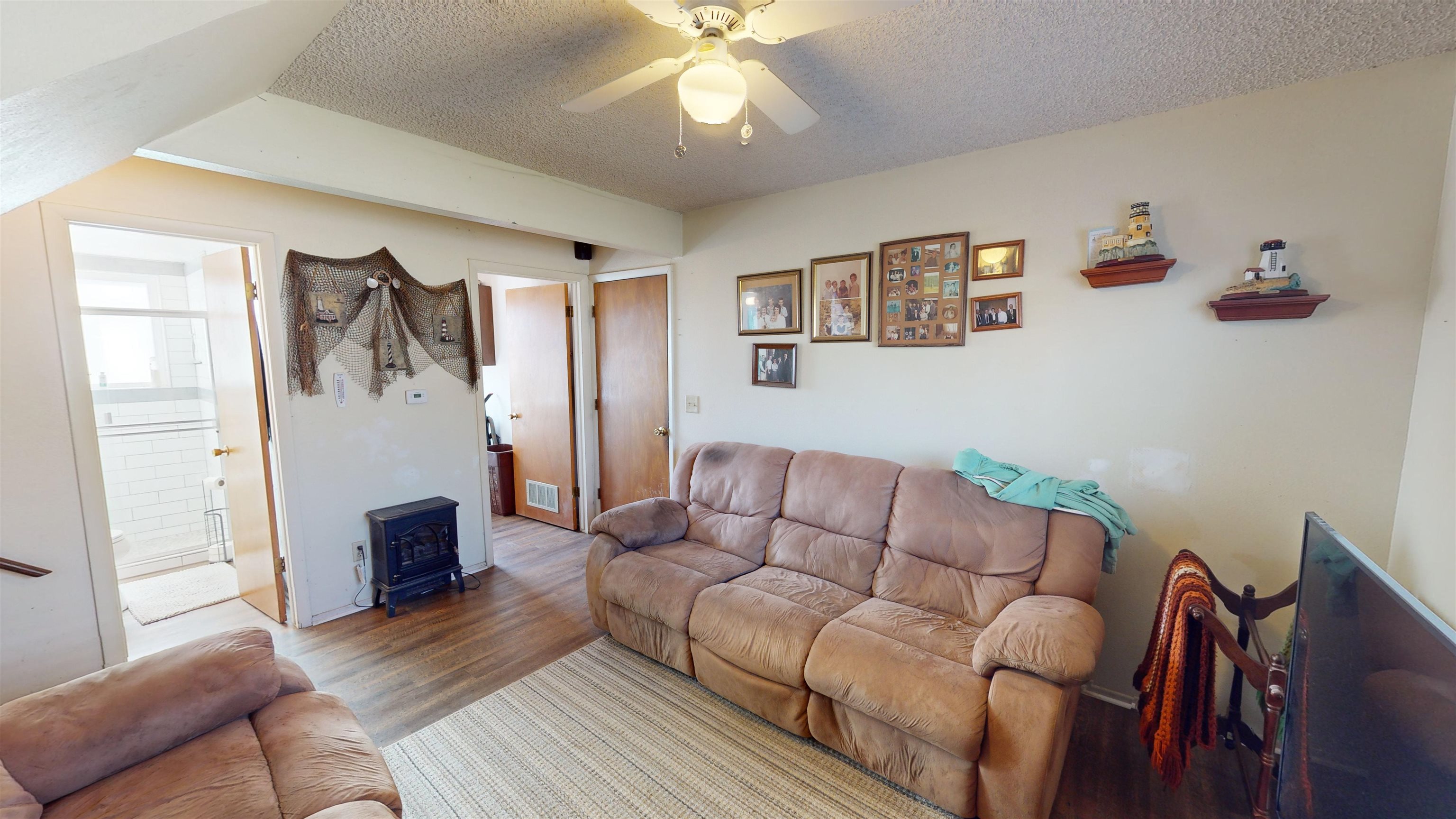 2869 1/2 Elm Avenue